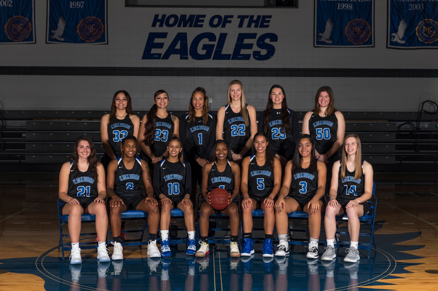 No. 1 Eagles cruise by Mineral Area College
