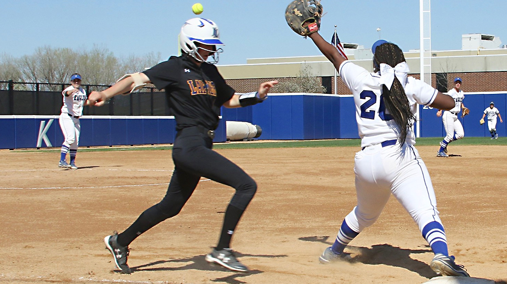Softball Duo Earns Conference Awards